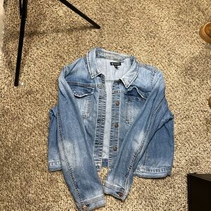 Light Wash Denim Jacket - Classic Button-Up